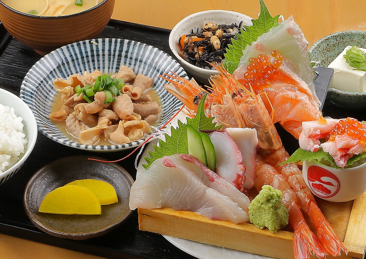 【土日もランチ営業中◎】名物の『箱盛り御膳』を堪能♪